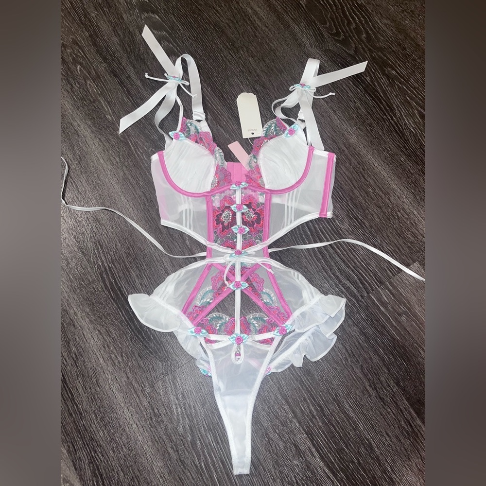 Victoria’s Secret teddy from love and lemons collection - Picture 6 of 14